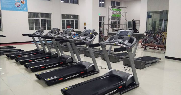 去到健身房不會使用跑步機(jī)怎么辦？跑步機(jī)使用技巧你知多少！
